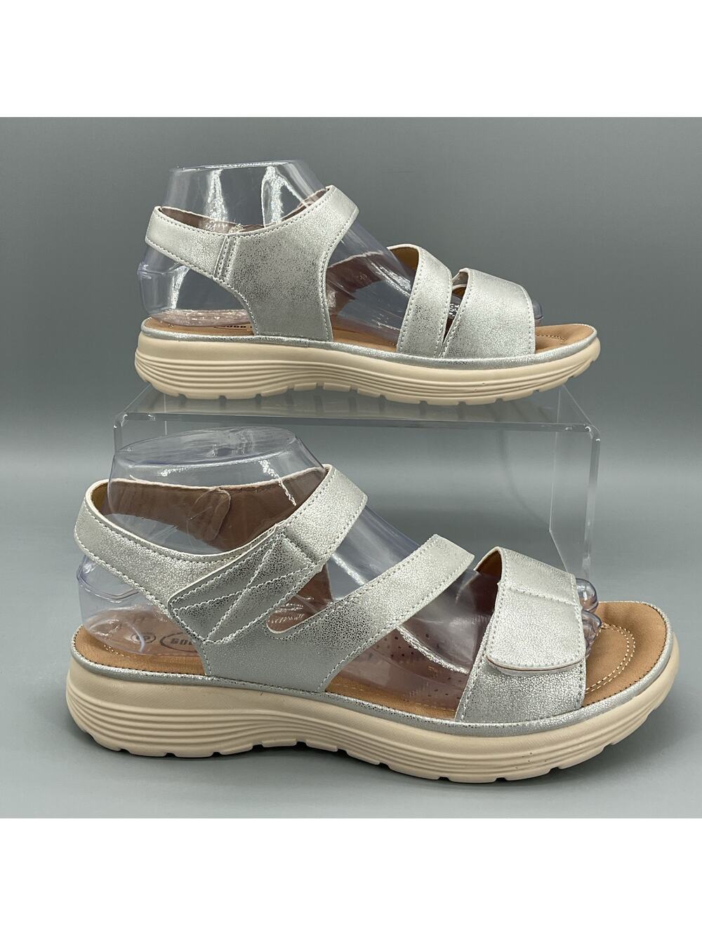 NEW Good Choice Women’s Judy Comfort Flat Sandals Silver Size 8